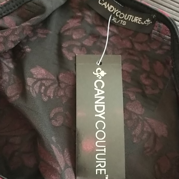 Gorgeous Women's Blouse - Picture 3 of 5